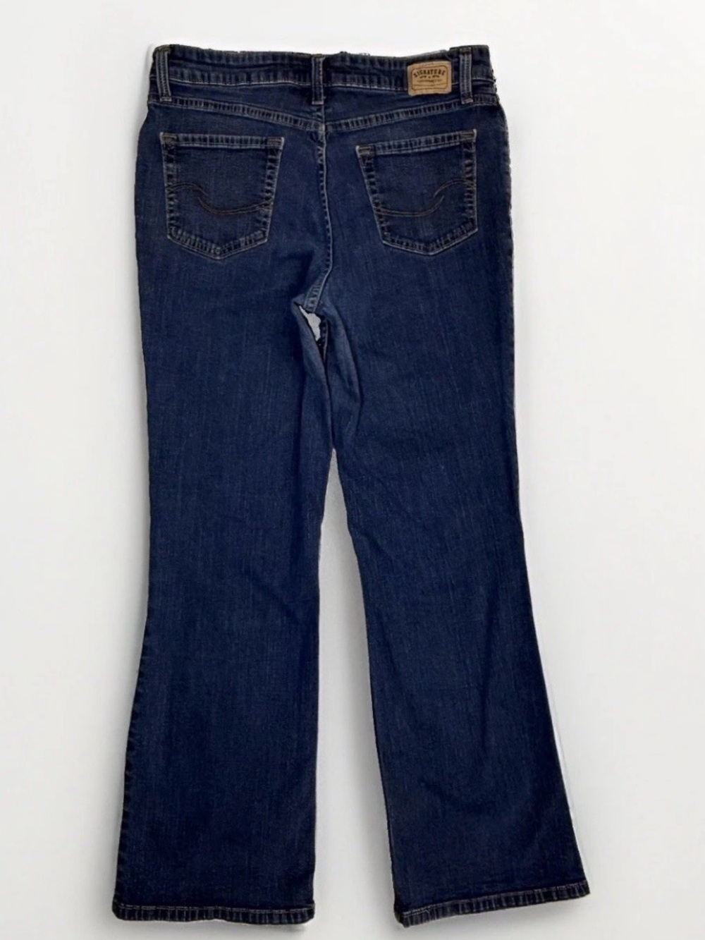 LEVIS Signature At Waist Bootcut Blue Jeans
Misses Size 12 Short (30x28.5) - Picture 3 of 9